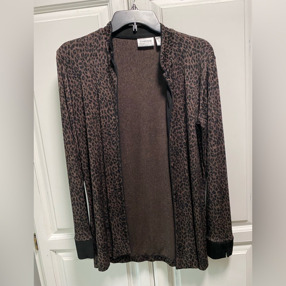 Chico's Leopard Print Cardigan size 0 ( 4 ) button down RARE design